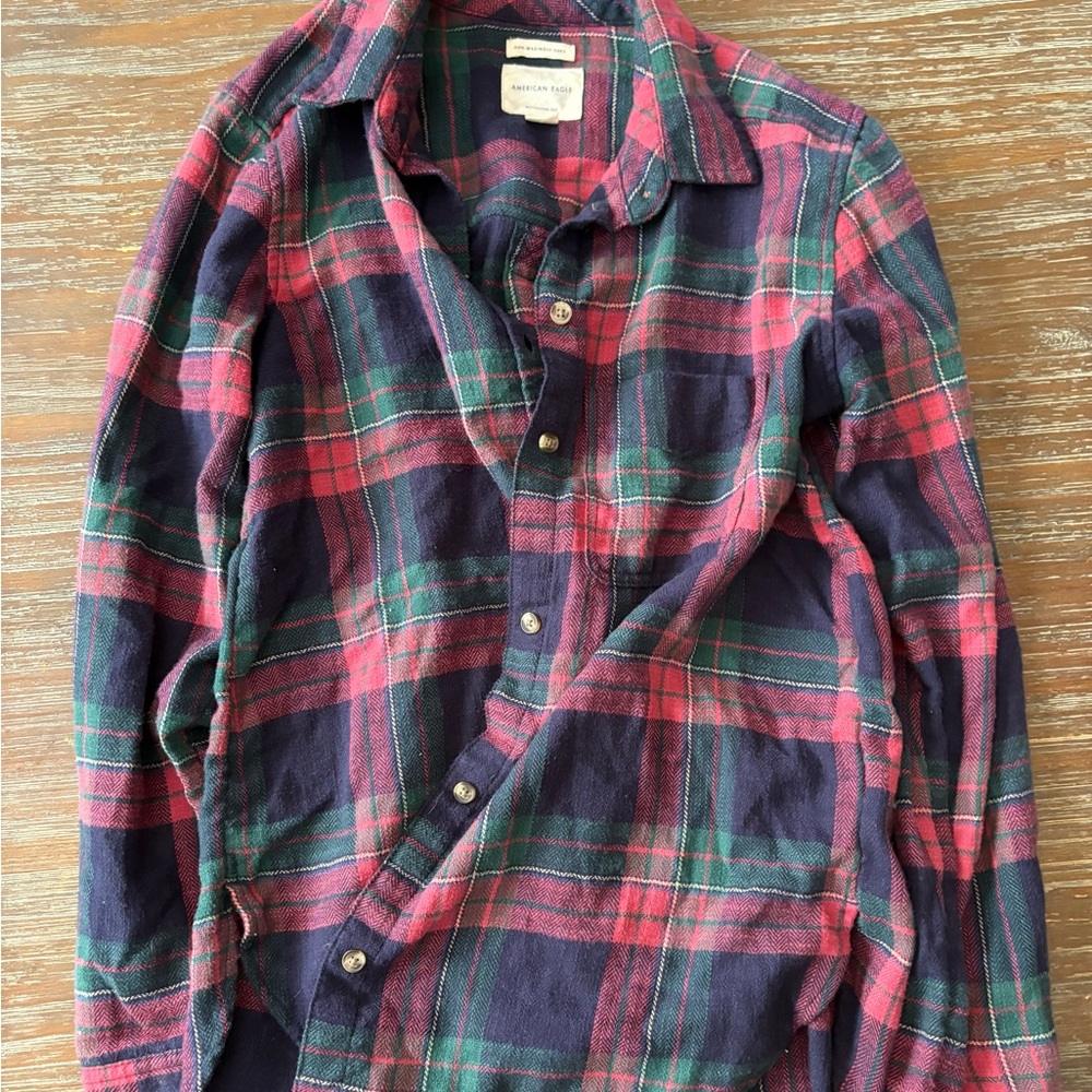 American Eagle Outfitters Red and Green Casual Button Down Shirt